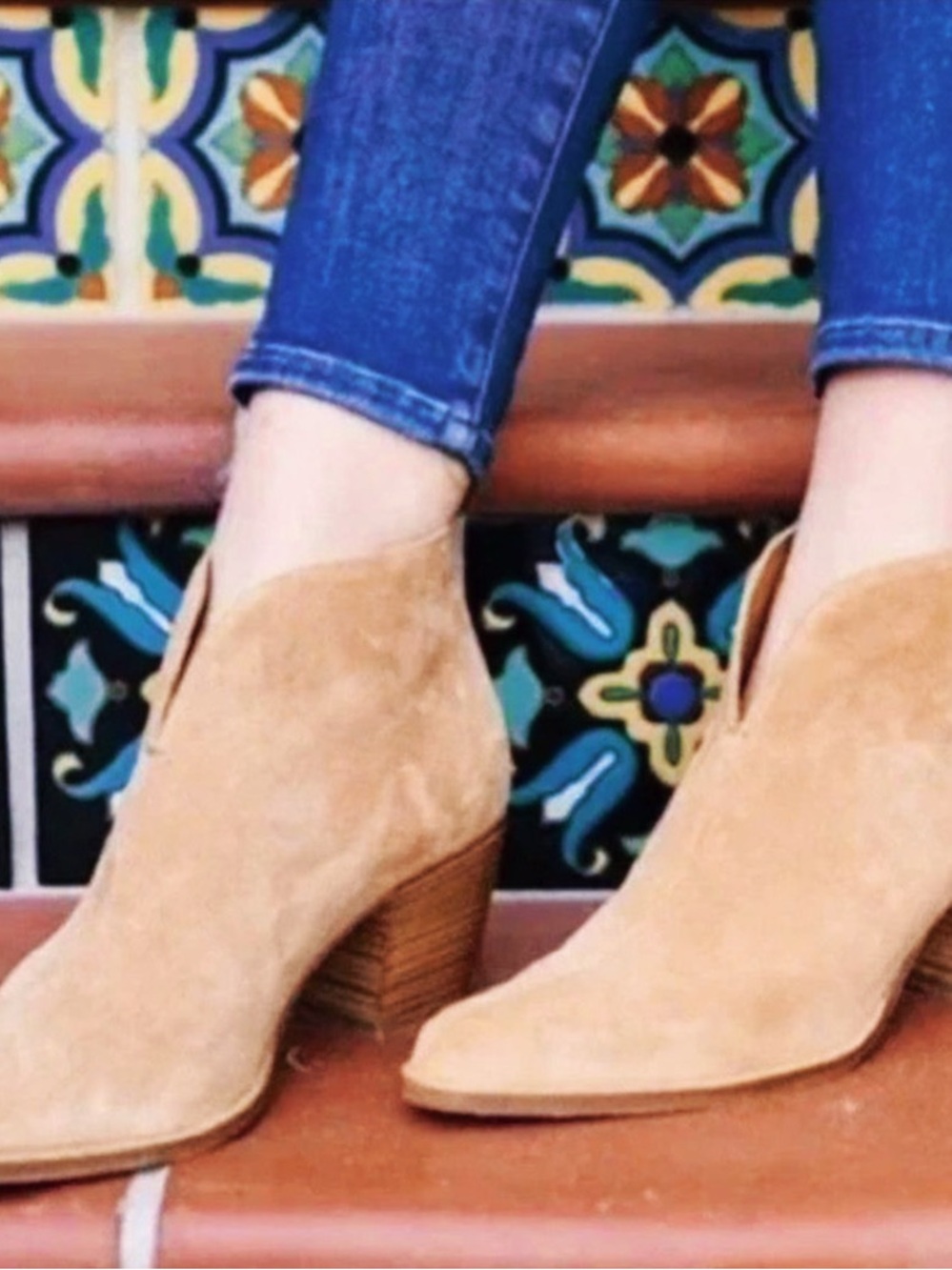 Vince Havana High-Vamp Suede Booties Size 10 V-Cut Pointed Toe Tan Back Zip NWOB